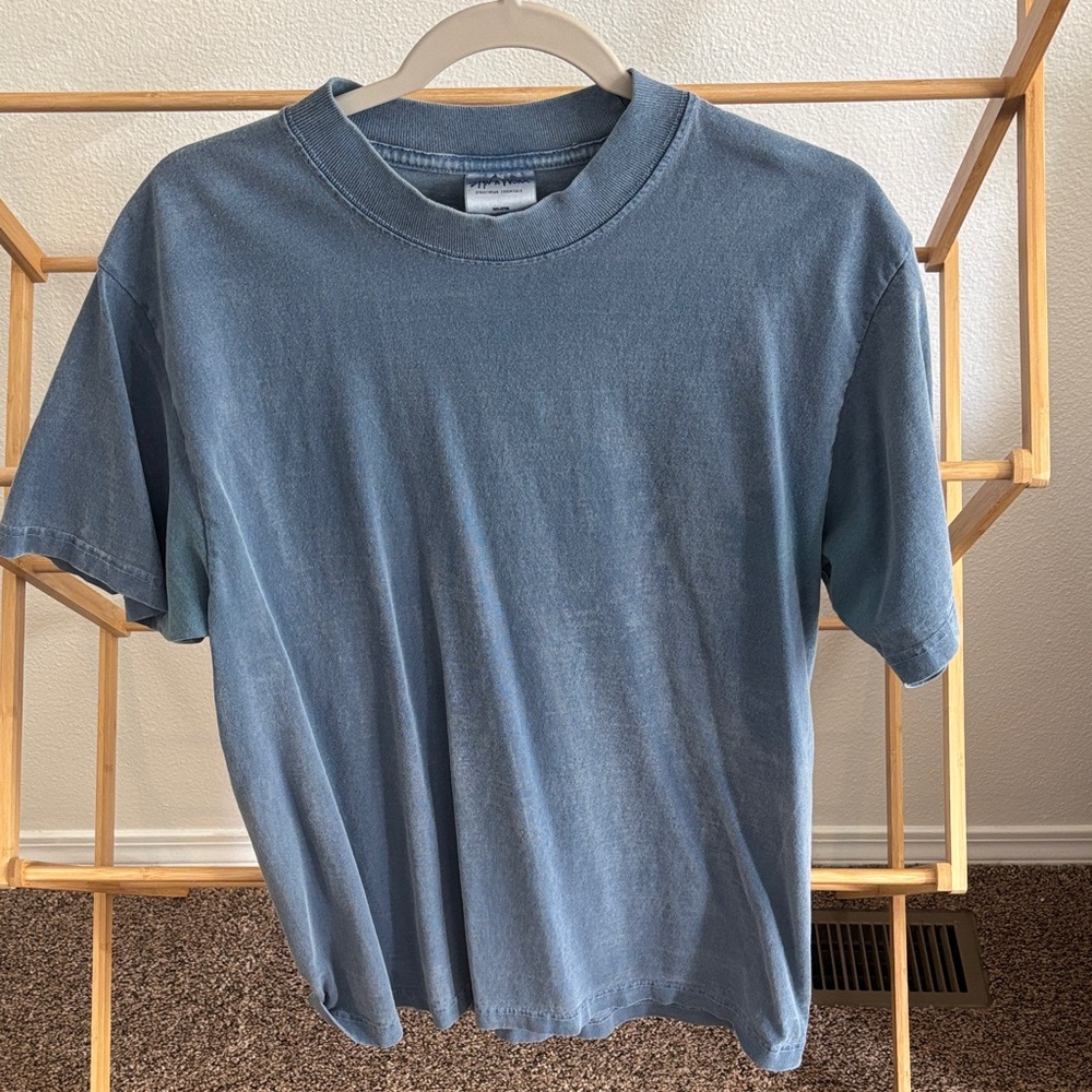 Men's Short Sleeve Crewneck Tee in Faded Blue